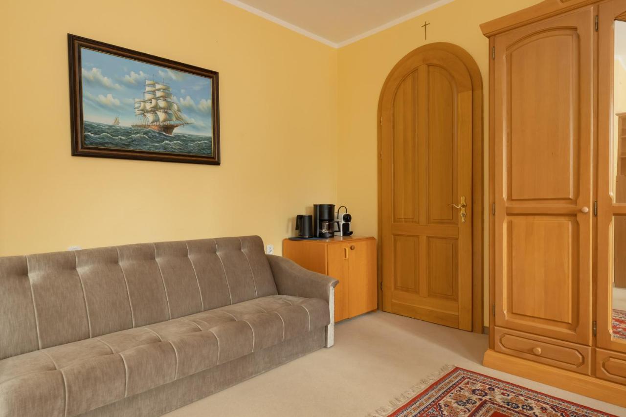 Ferienwohnung Pod Lwem Pobierowo Exterior foto