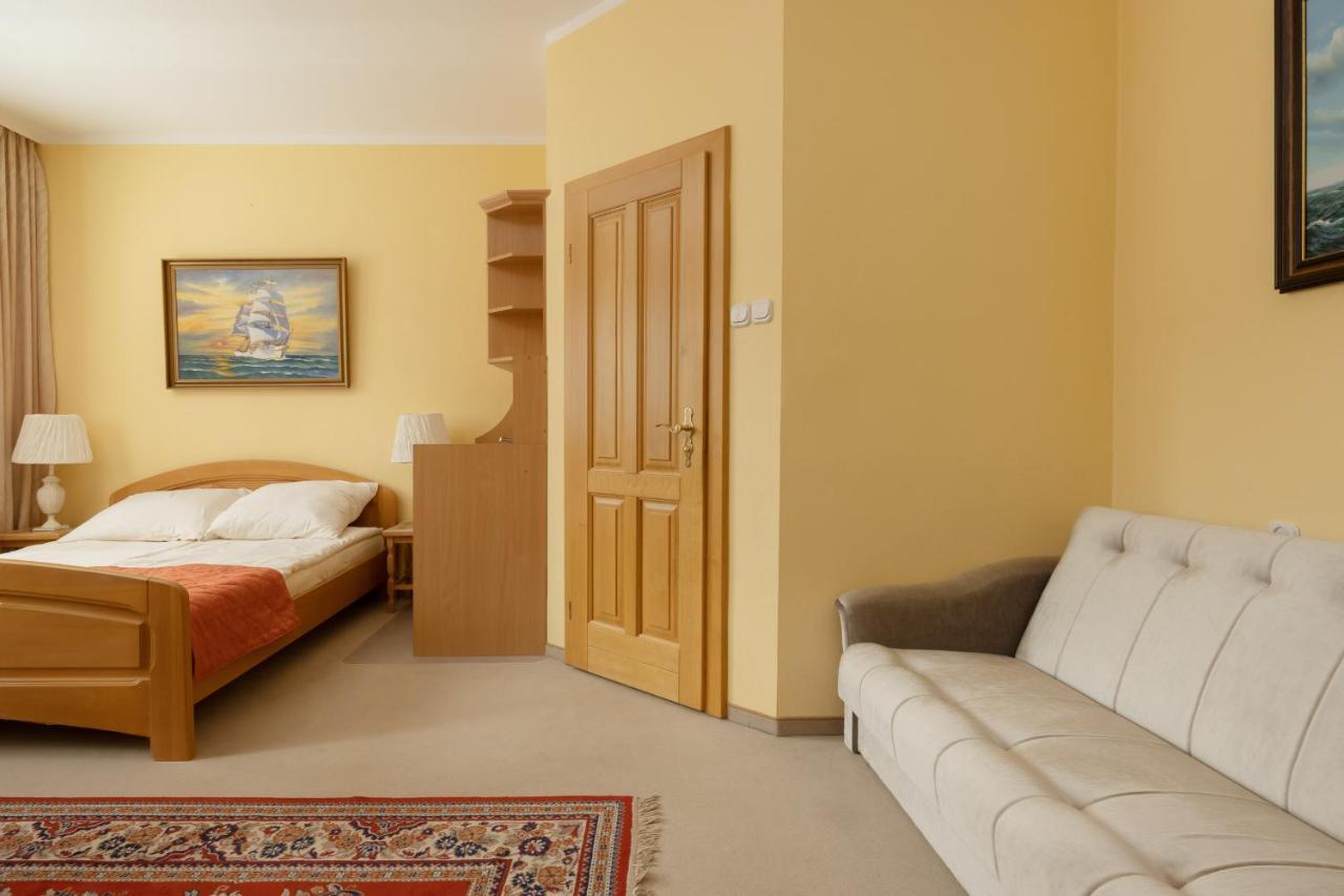 Ferienwohnung Pod Lwem Pobierowo Exterior foto